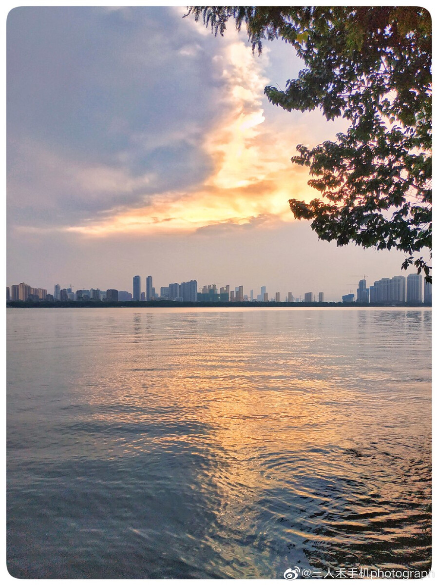 晚霞青山湖風(fēng)景區(qū)南昌